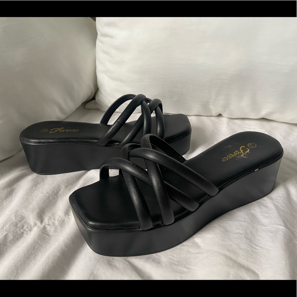 Platform sandals